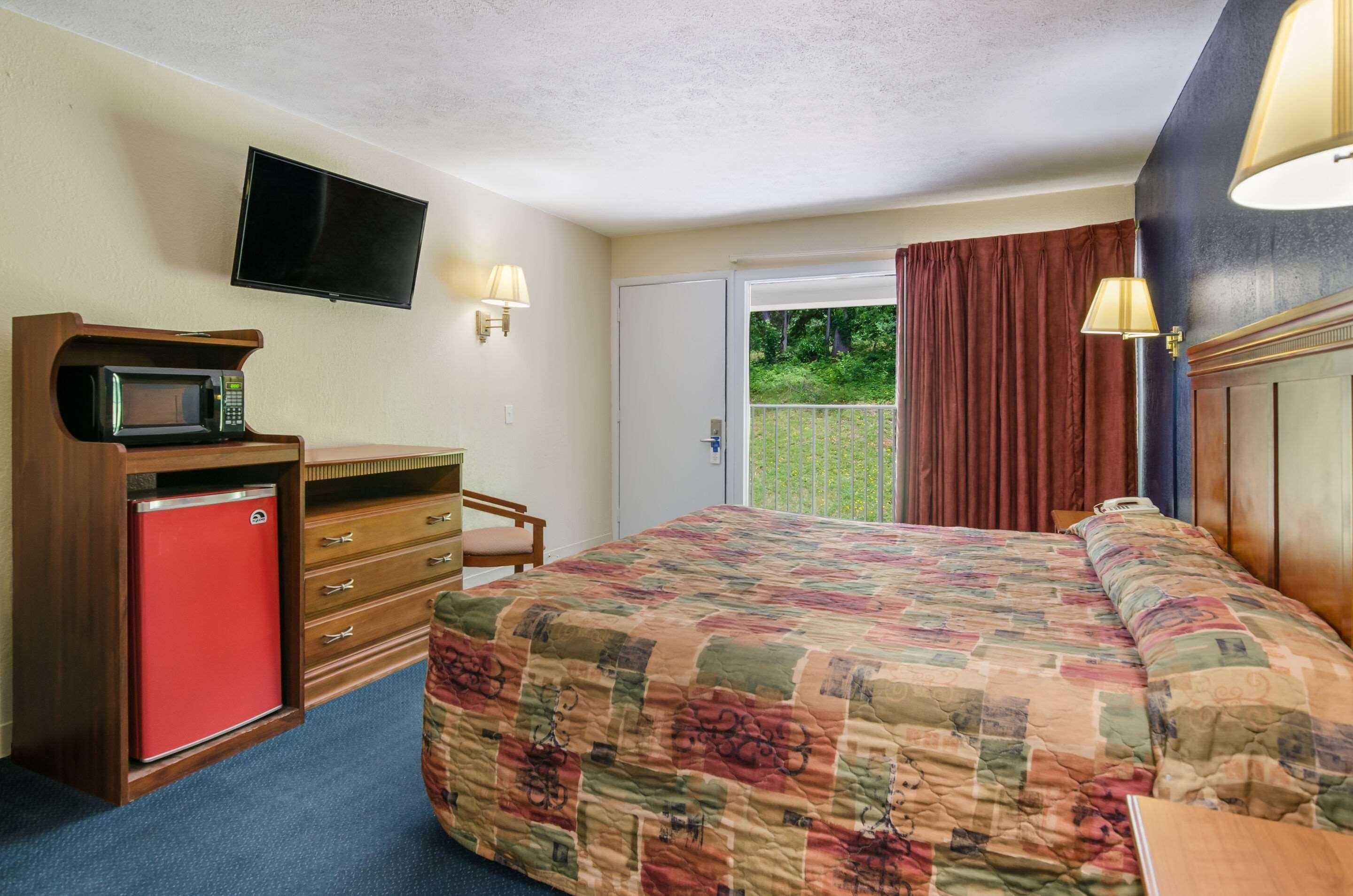 Rodeway Inn Church Hill - Tri Cities Area Bagian luar foto